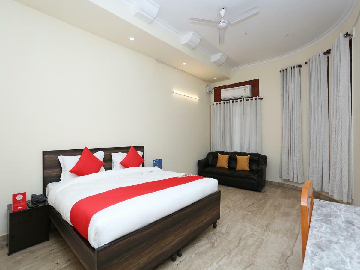 Capital O 38846 Varsha Inn Haripūr 외부 사진
